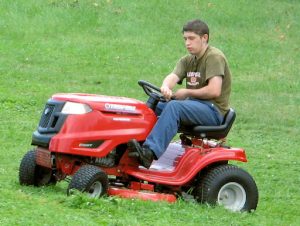 best riding lawn mower under 1000 dollars