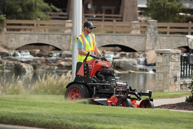 advantages of a zero turn mower