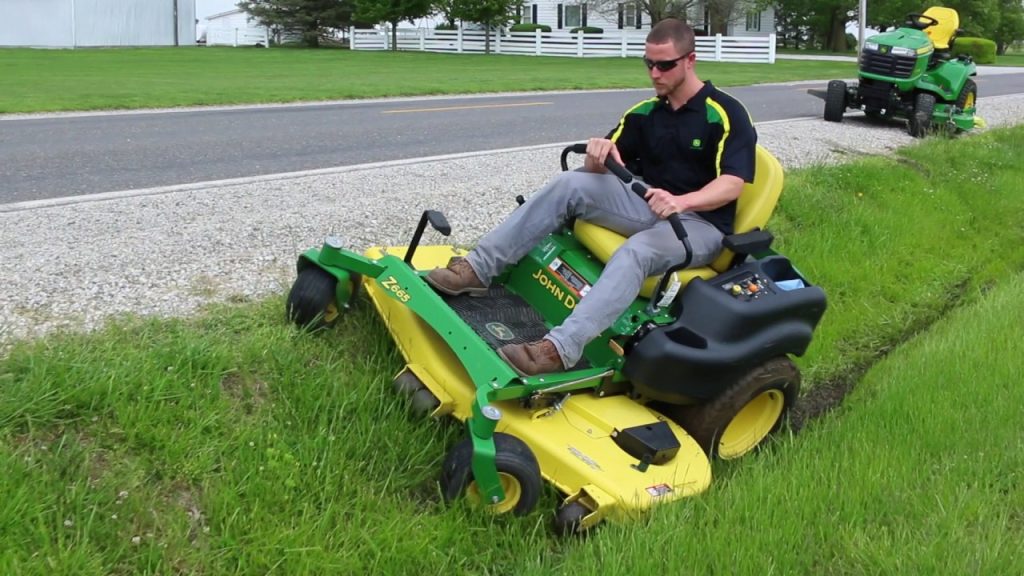 riding lawn mower